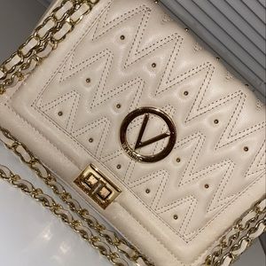 A lovely, Authentic Valentino shoulder bag